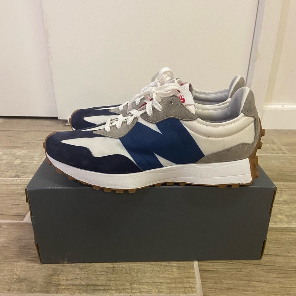 New Balance 327 white navy gum size 10.5